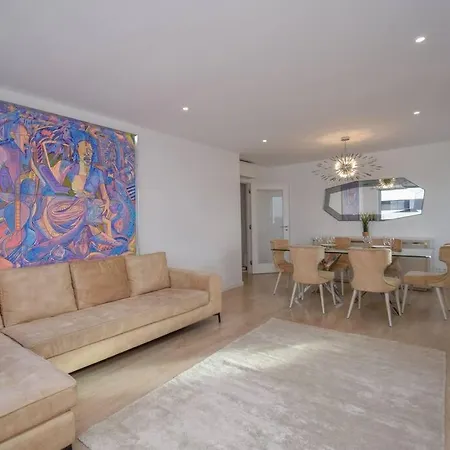 Appartement Stylish Near The Airport Lissabon