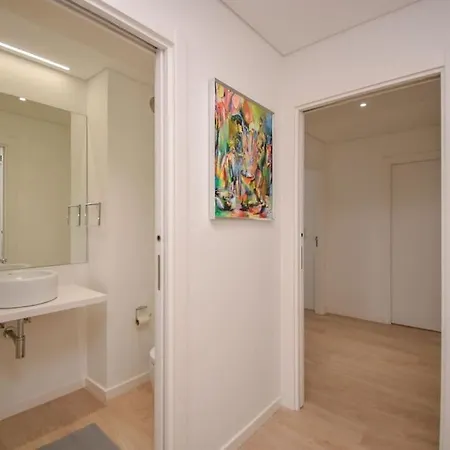 Appartement Stylish Near The Airport Lissabon