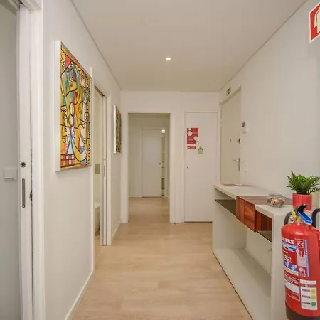 Stylish Near The Airport Appartement *